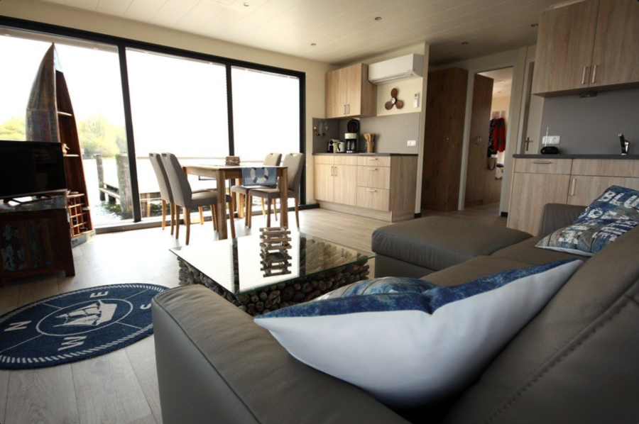 1Floating 44 Schwimmferienhaus — photo 8