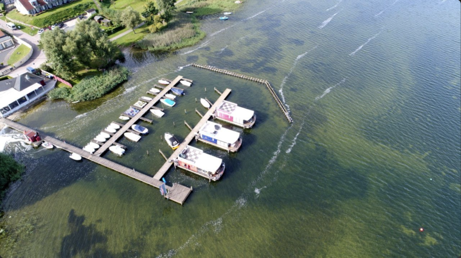 1Floating 44 Schwimmferienhaus — photo 23