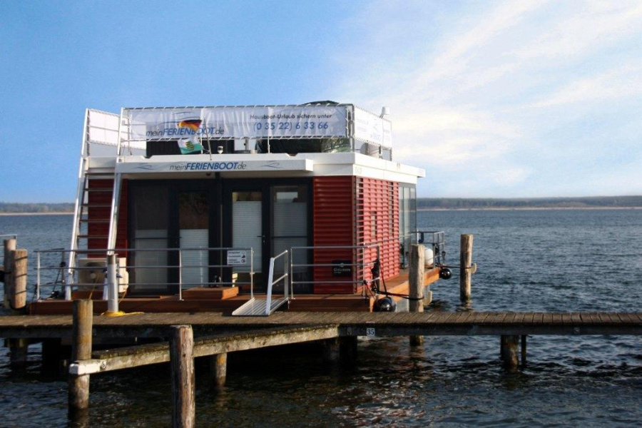 1Floating 44 Schwimmferienhaus — photo 3