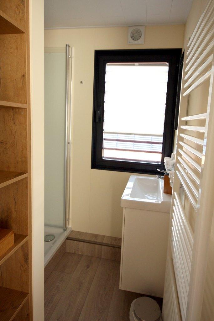 1Floating 44 Schwimmferienhaus — photo 14