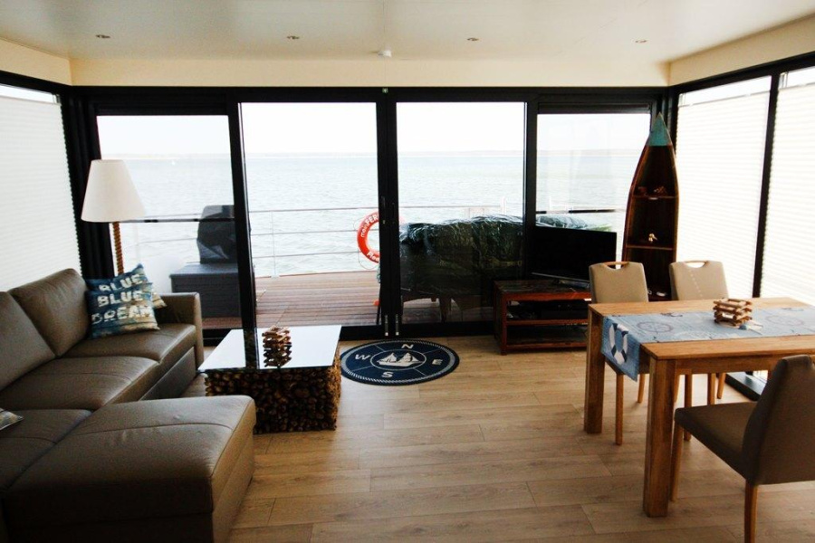 1Floating 44 Schwimmferienhaus — photo 7