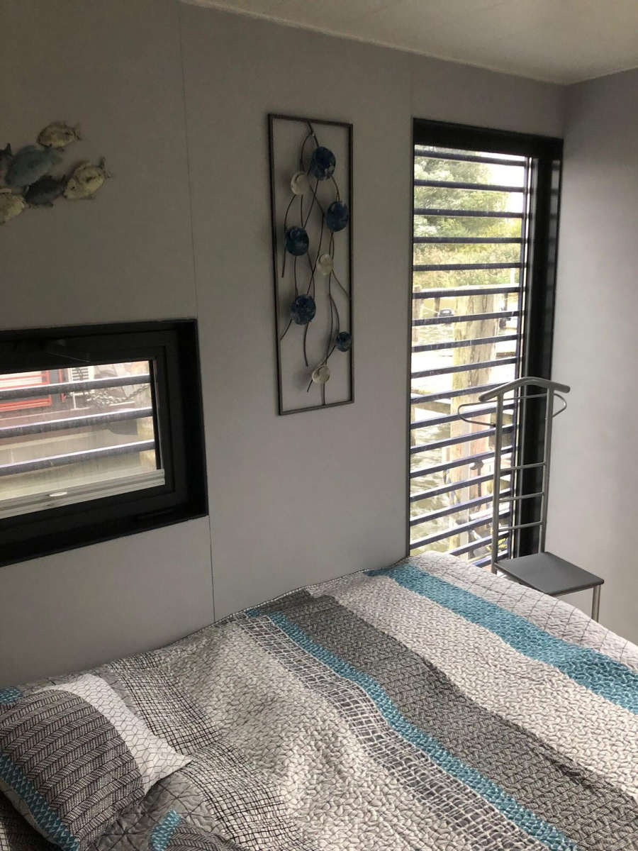 1Floating 44 Schwimmferienhaus — photo 8
