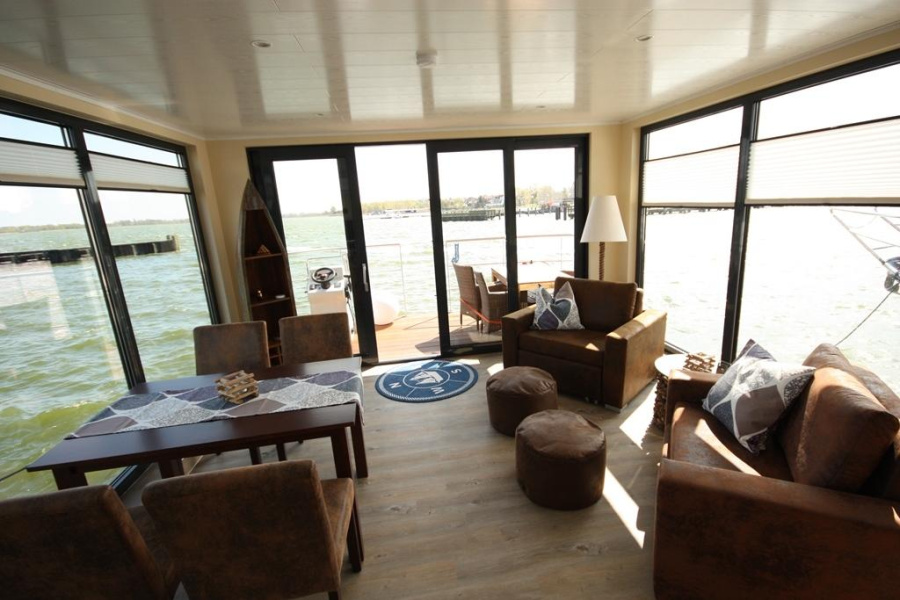 1Floating 30 Schwimmferienhaus — photo 6
