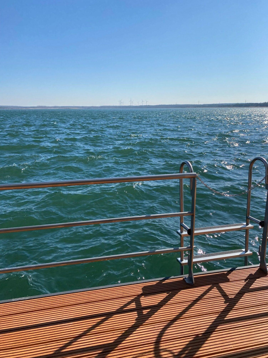 FLOATING44-3 — photo 14