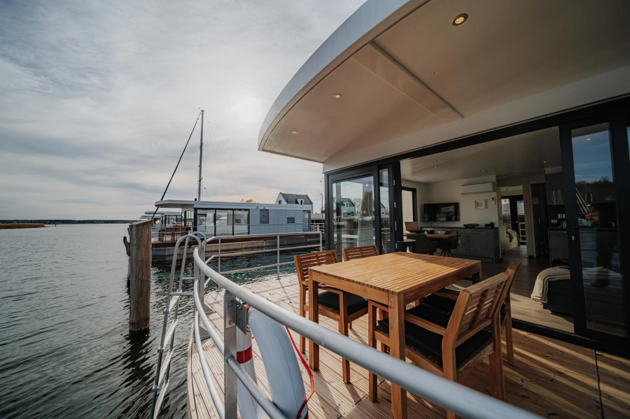 FLOATING44 — photo 15
