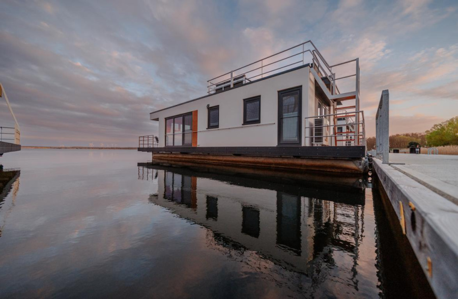 FLOATING44-3 — photo 12