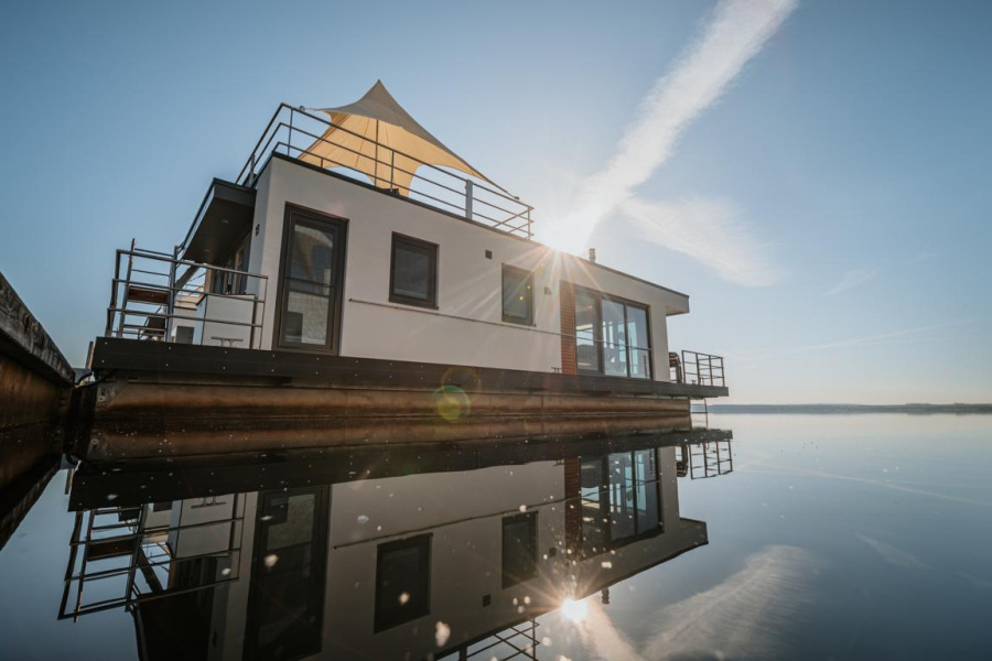 FLOATING44-3 — photo 14