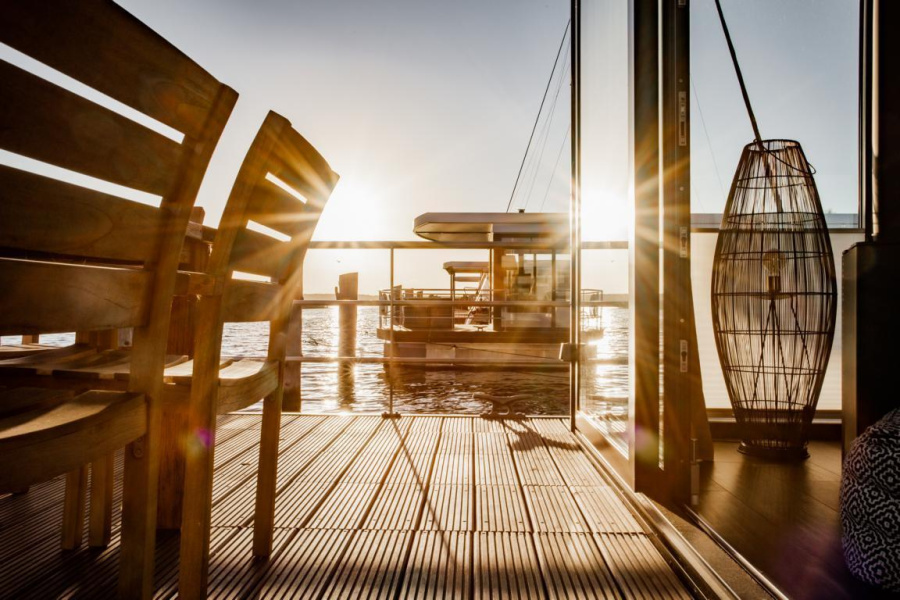 FLOATING44 — photo 18