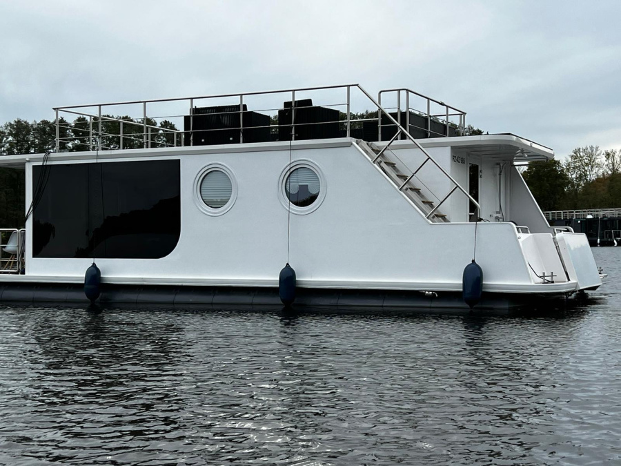 UAB Houseboat LTTrimaran Houseboat 4300 — photo 29