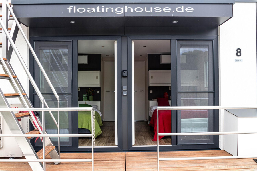 FLOATING44-3 — photo 15