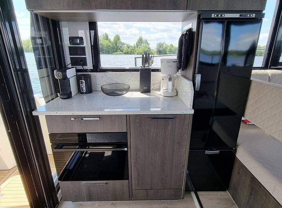 Cobra YachtsSeamaster 45 — photo 7