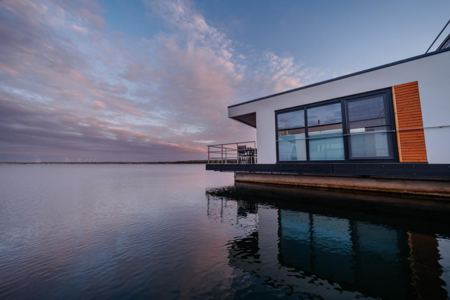 Photo #1 - FLOATING44-3 (Hausboot Seeblick - LP7) en Marina Spreewald - 1989
