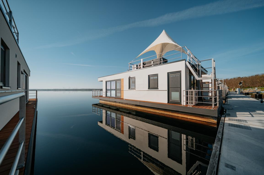 FLOATING44-3 — photo 32