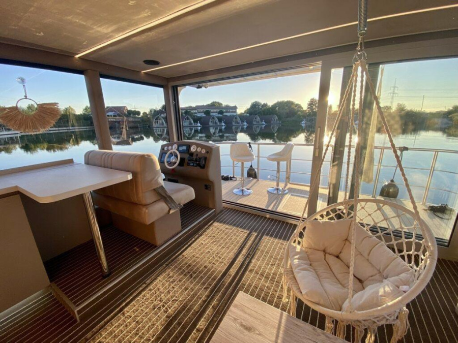 Photo #1 - LuxbootLuxboot (Lillit 1) en Marina - 1991