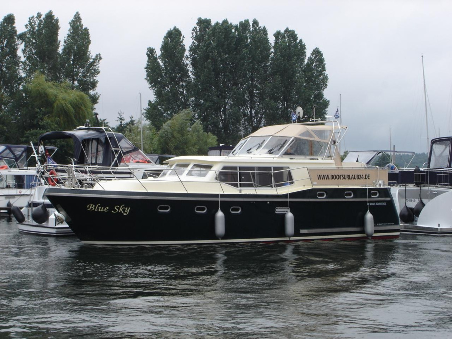 Photo #1 - MYAdvantage 42 (Blue Sky) en Marina - 1997
