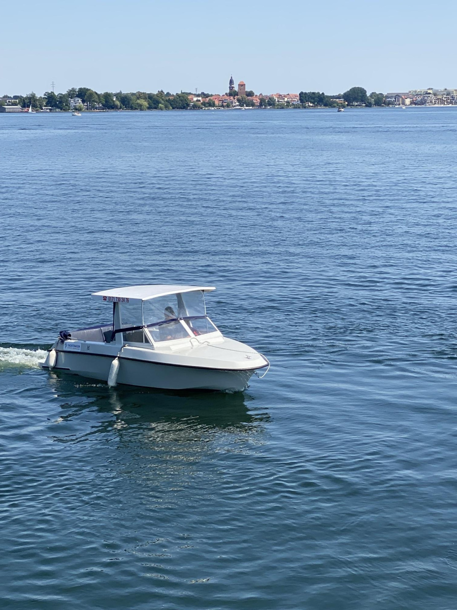 Photo #1 - TagescharterLotus (Lotos 4) en Yachthafen Müritz - Kamerun - 2033