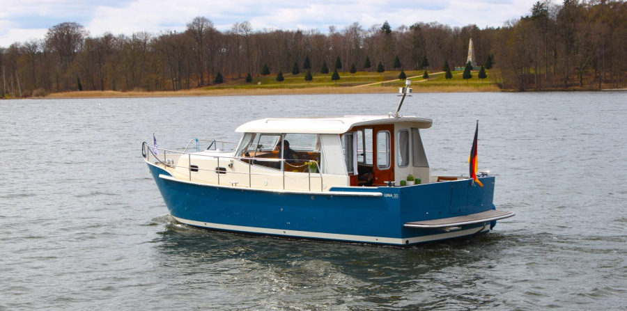 Photo #1 - LunaLuna 30 (Mila) en Yachthafen - 2042