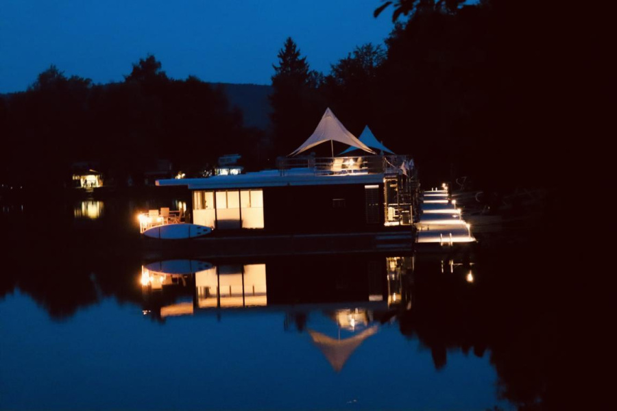 FLOATING44 — photo 19