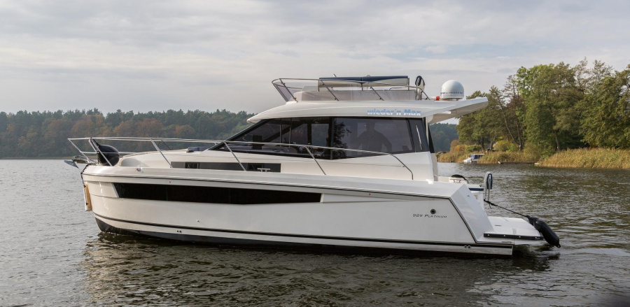 Platinum989 Flybridge — photo 4