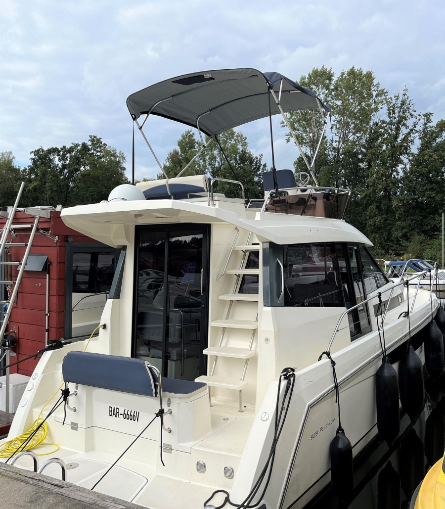 Platinum989 Flybridge — photo 16