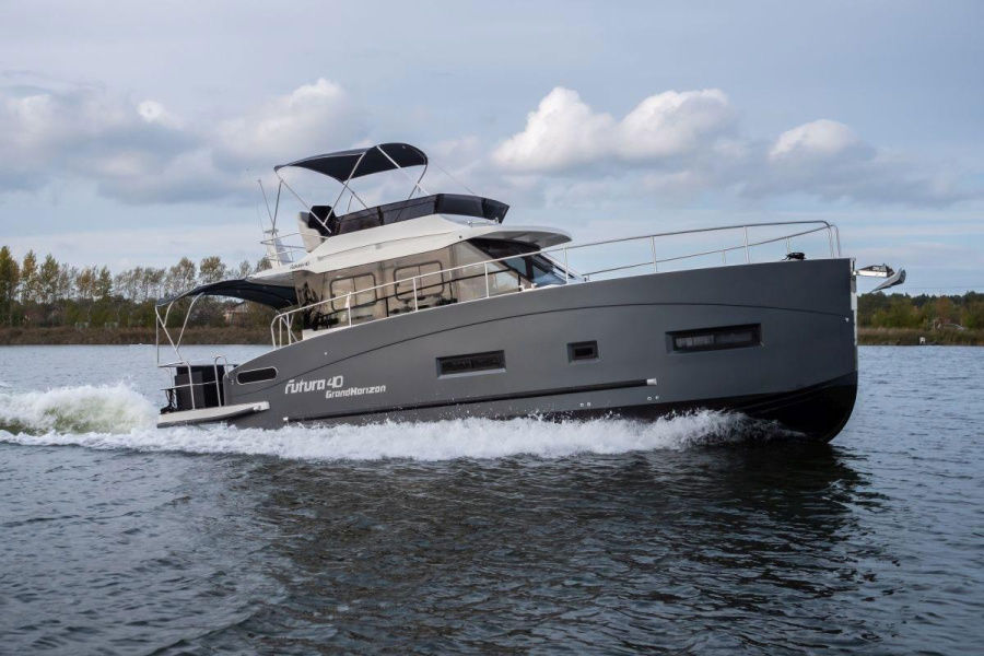 Photo #1 - Futura40 Flybridge (dicker Max) en Marina Wolfsbruch - 2099