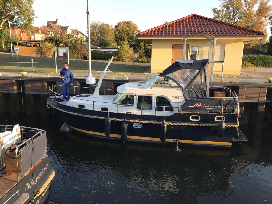 Linssen29.9 AC — photo 21