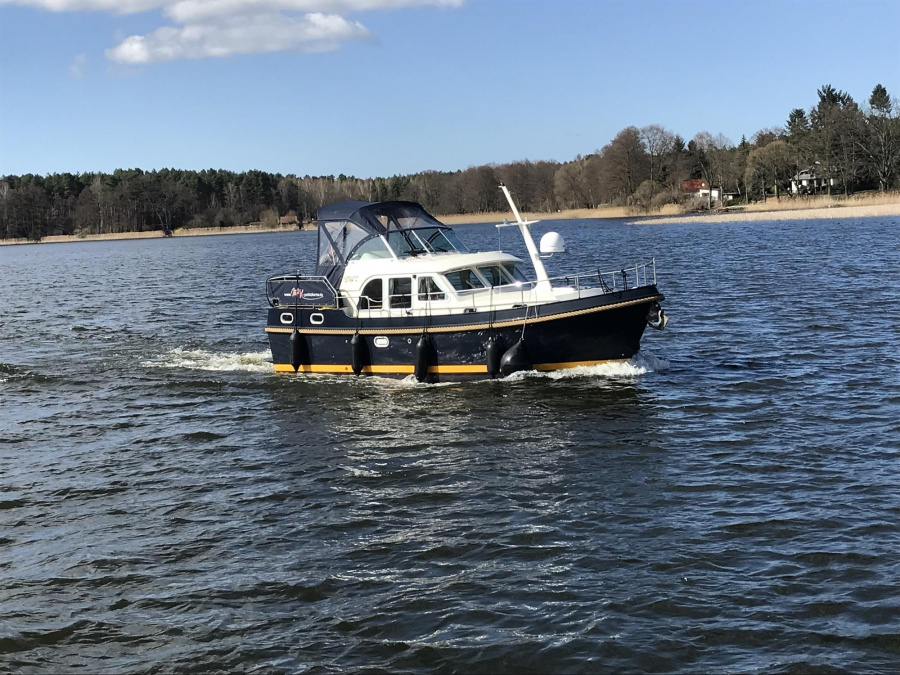 Linssen29.9 AC — photo 16
