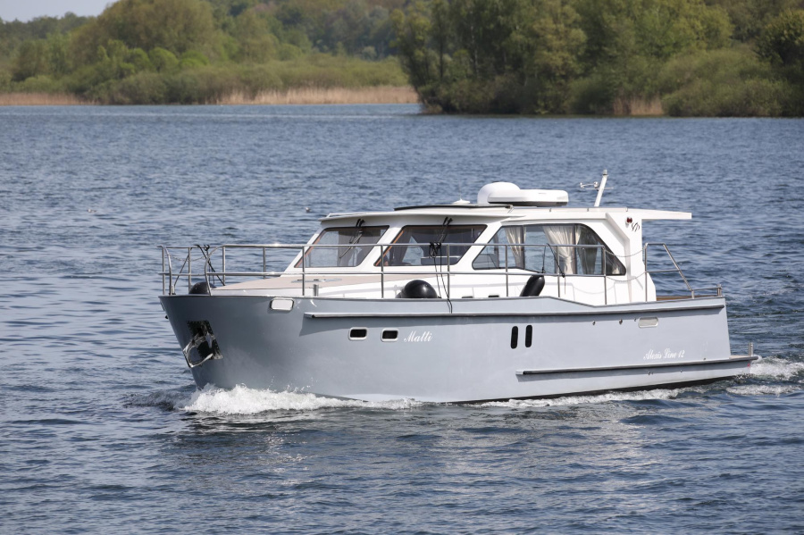 Photo #1 - MYAlexis Line 12 (Matti) en Marina - 2317