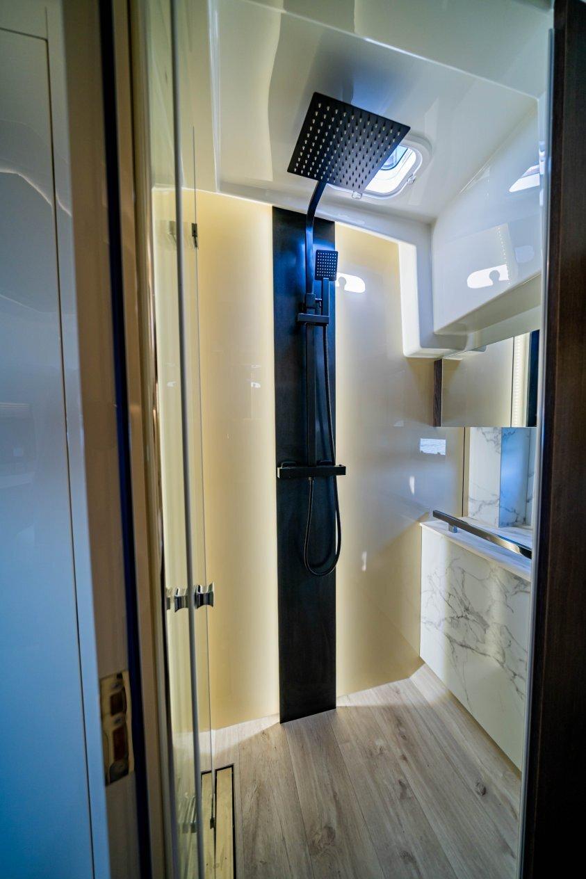 Cobra YachtsMaestro 42 — photo 5