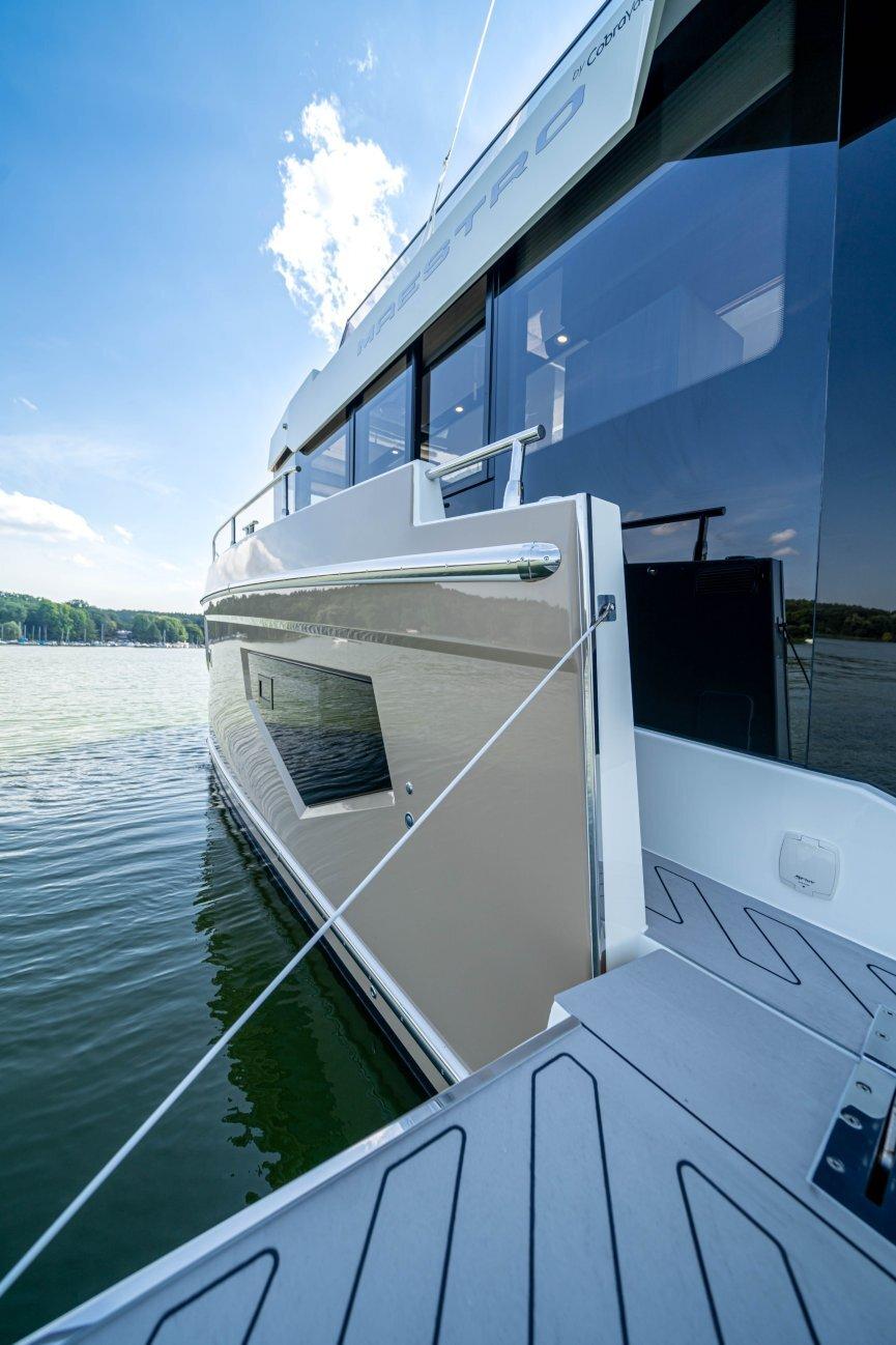 Cobra YachtsMaestro 42 — photo 6