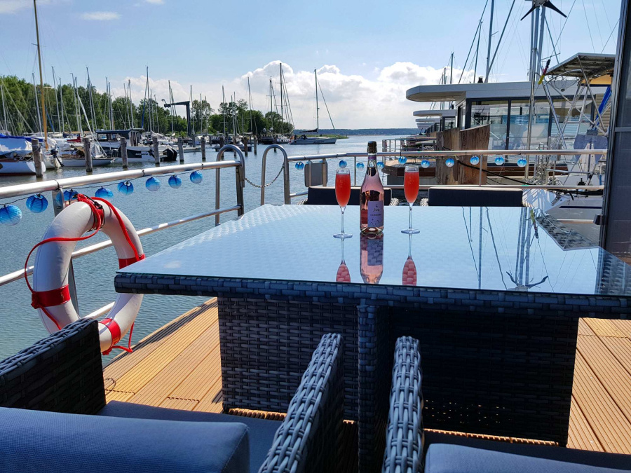 FLOATING44 — photo 16