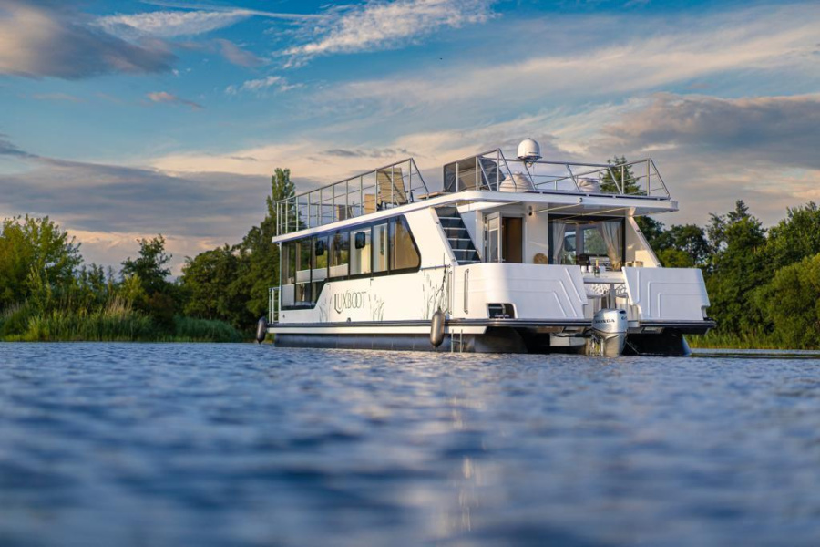 HausbootLuxboot Floating House — photo 24