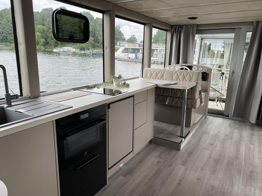 HausbootLuxboot Floating House — photo 7