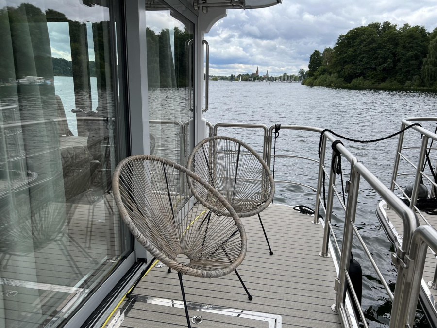 HausbootLuxboot Floating House — photo 20
