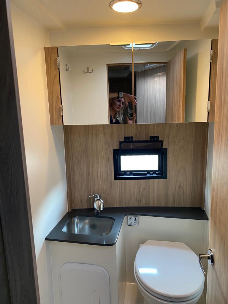 MotoryachtenFUTURA 40 Grand Horizon XXL (Fleesenqueen one) — photo 11