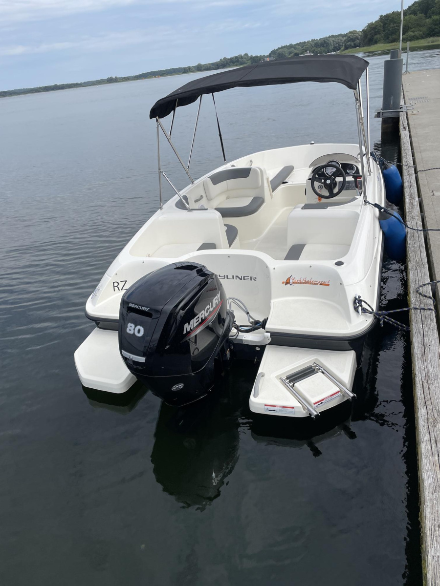 Bayliner E16 - 1