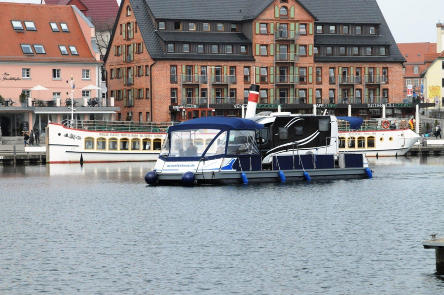 TechnusTrimaran-Schwimmplattform — photo 2