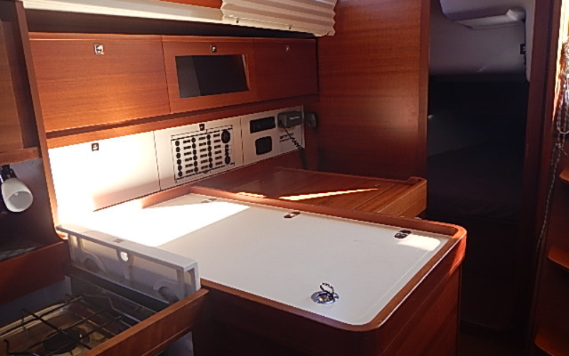 DUFOUR 380 — photo 92