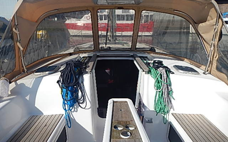 DUFOUR 380 — photo 88