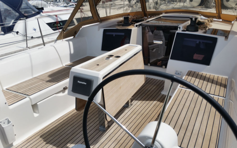 DUFOUR 382 GL — photo 306