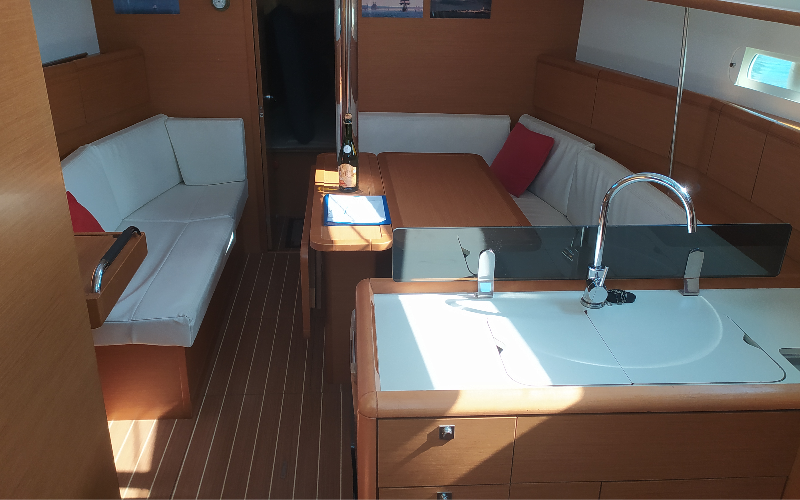 SUN ODYSSEY 379 DL 3CAB — photo 513