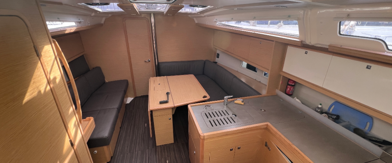 DUFOUR 390 GRAND LARGE — photo 446