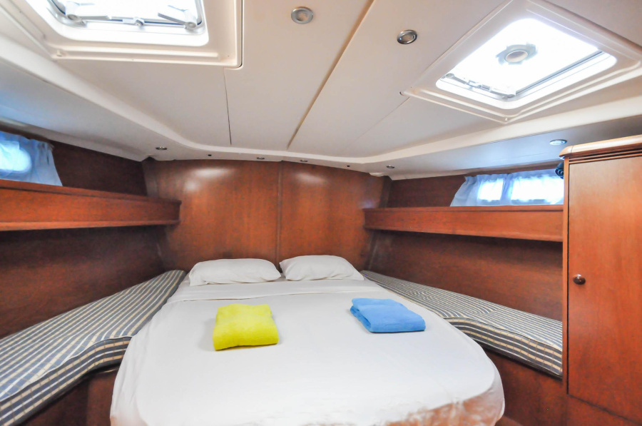 SUN ODYSSEY 54DS — photo 239