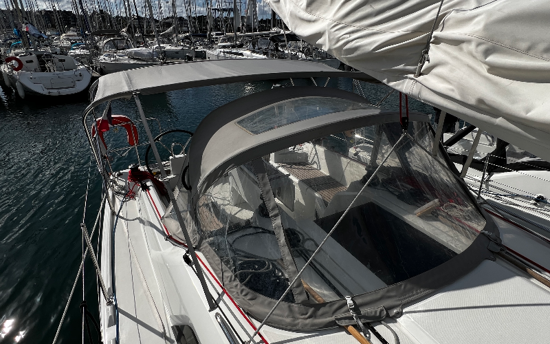 OCEANIS 34 QR — photo 420