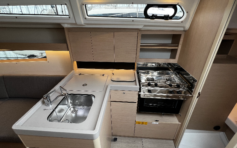 OCEANIS 34 QR — photo 426