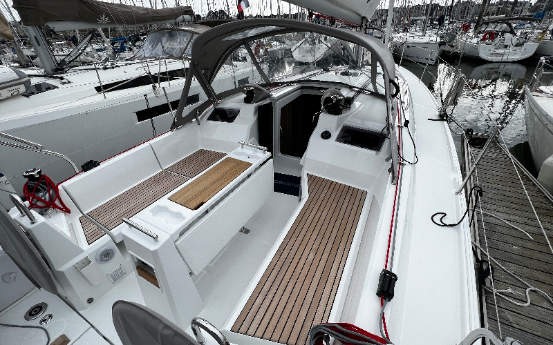 OCEANIS 34 QR — photo 390