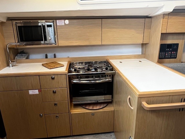 BAVARIA C42 — photo 9