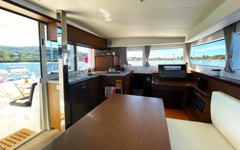 LAGOON 40 — photo 239