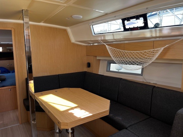 BAVARIA C42 — photo 395