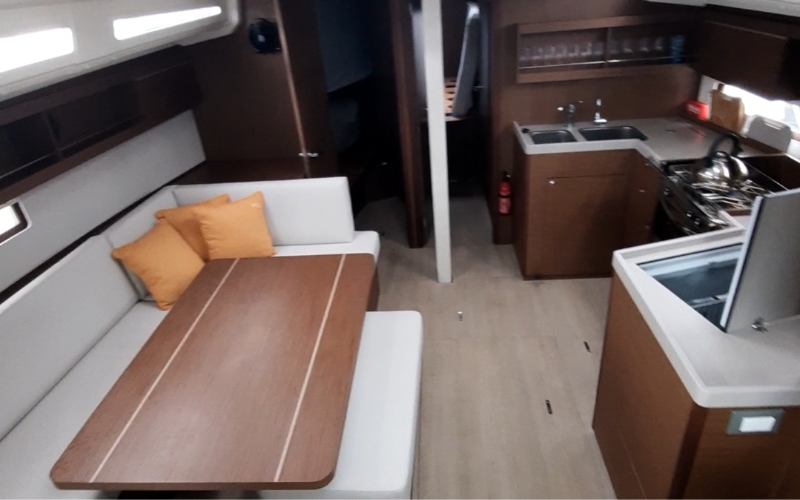 OCEANIS 40.1 4 CAB — photo 424